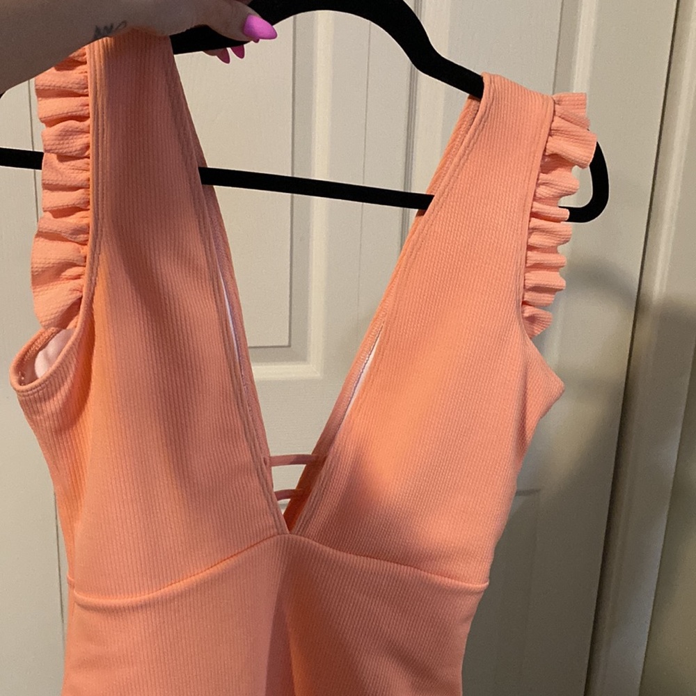 One piece swimsuit. Ruffle shoulders, deep V neckline. Removable padding. - Picture 4 of 5